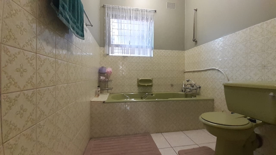 4 Bedroom Property for Sale in Wetton Western Cape